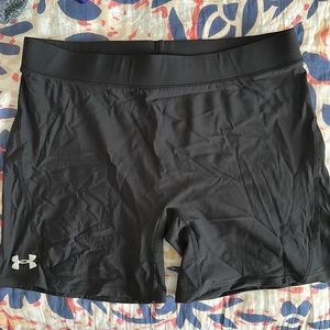 Underarmour women’s shorts XL